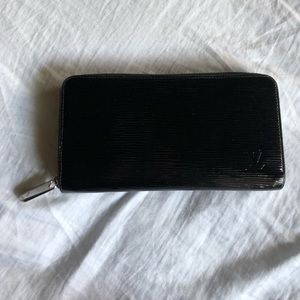Louis Vuitton Black ZIPPY WALLET
